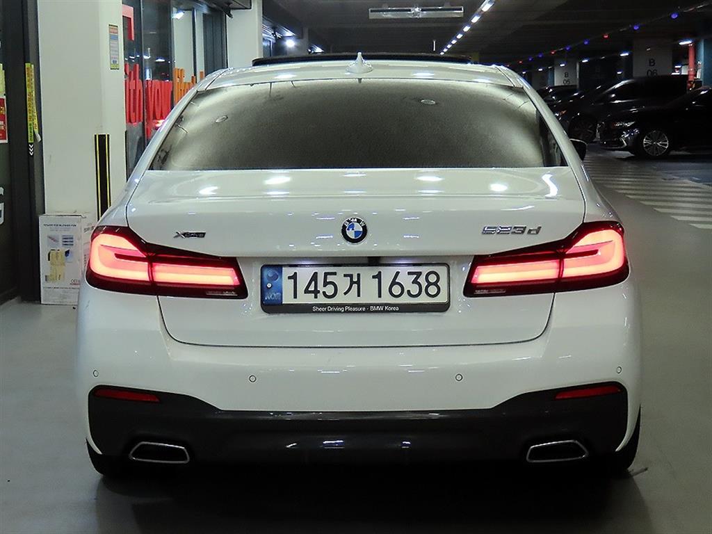 BMW 5 Series - Vista 5