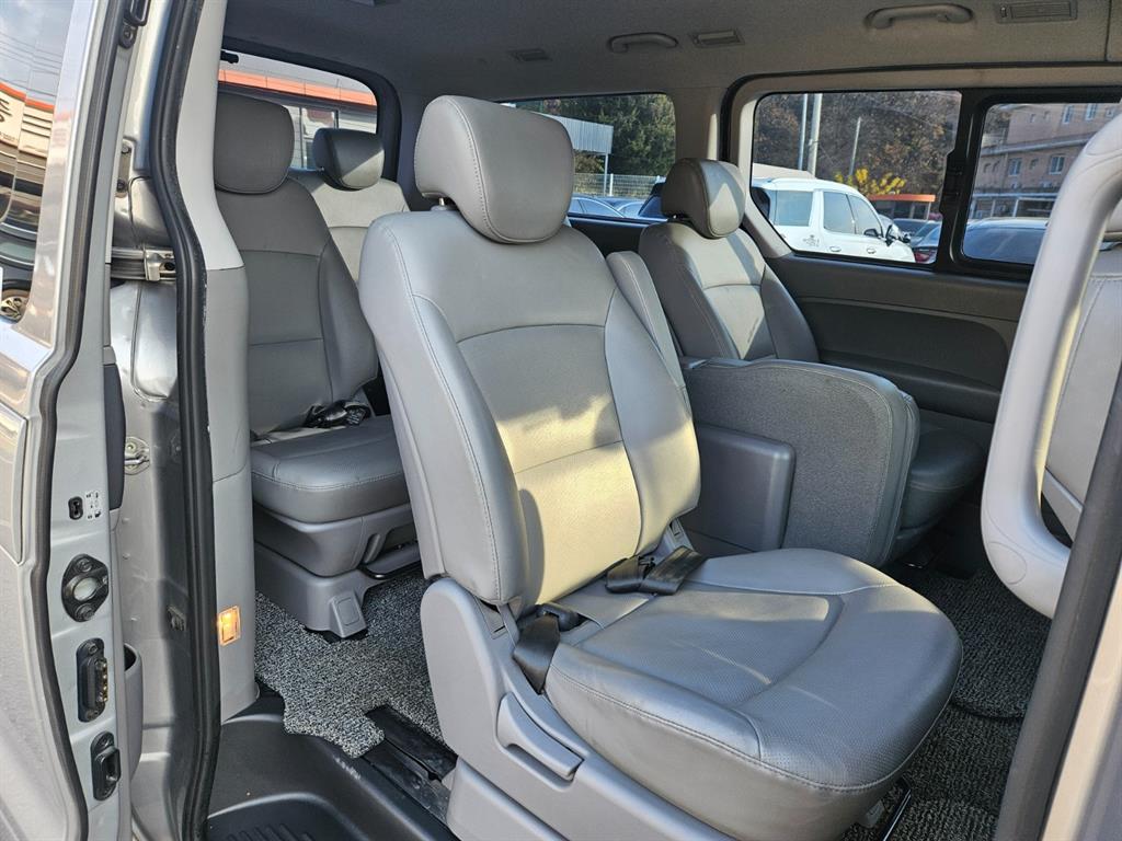 HYUNDAI Starex 2019 Gris - Importación desde Corea - HF Imports Iquique - Foto 13