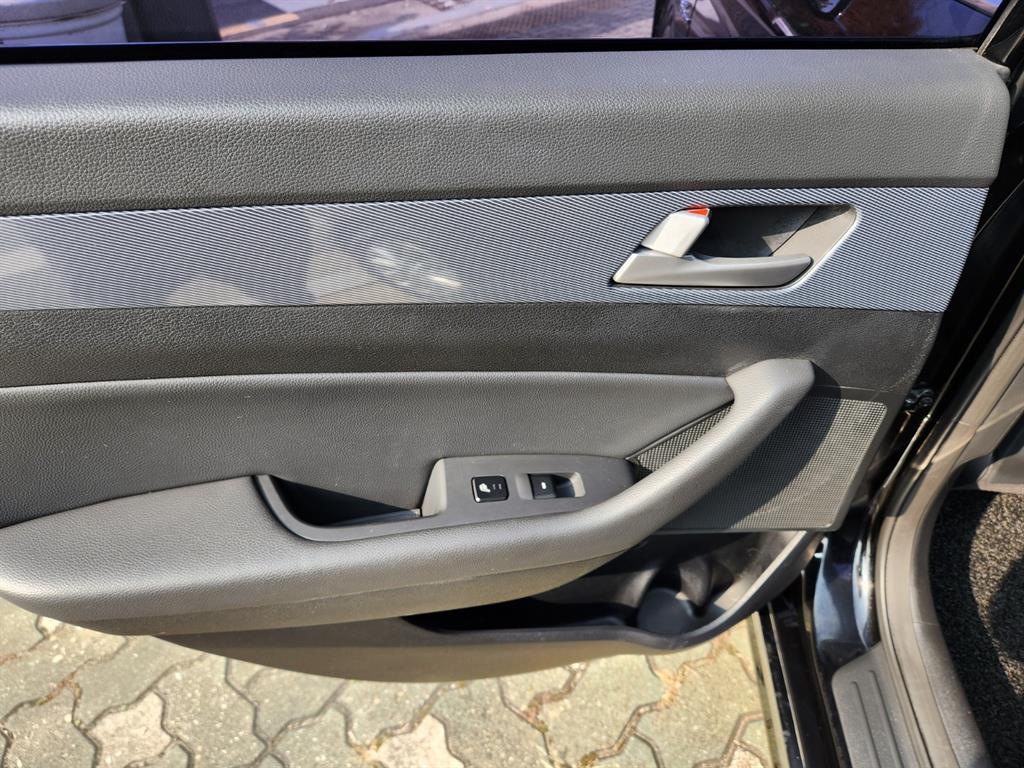 HYUNDAI Sonata - Vista 6