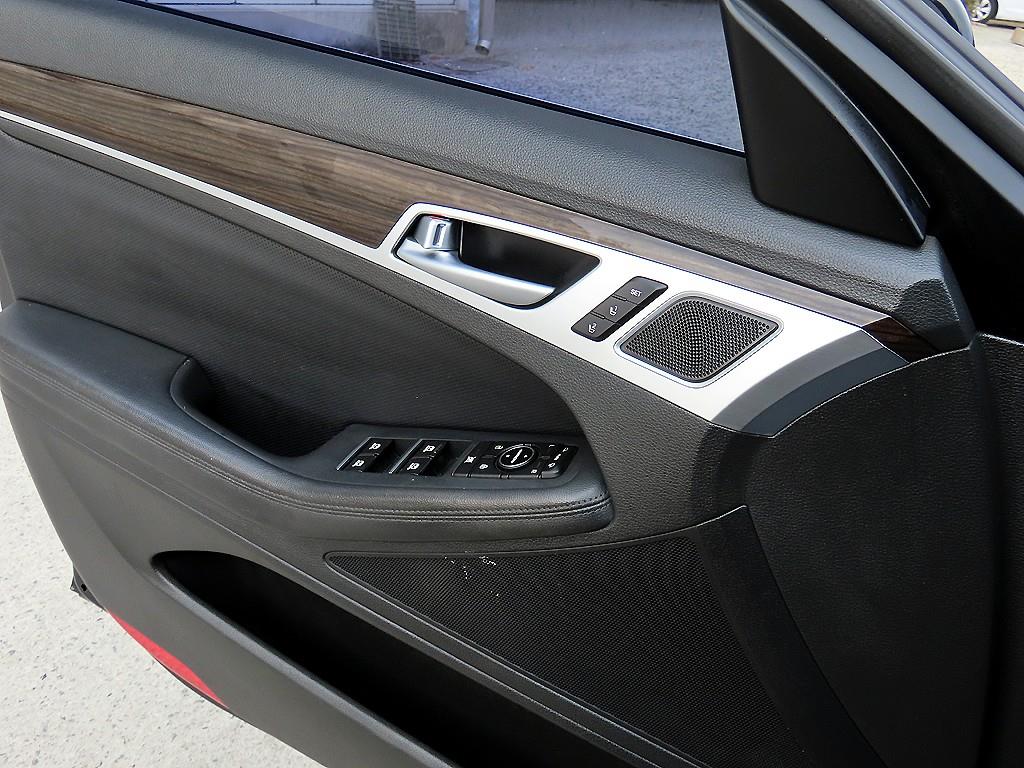 Genesis G80 - Vista 12