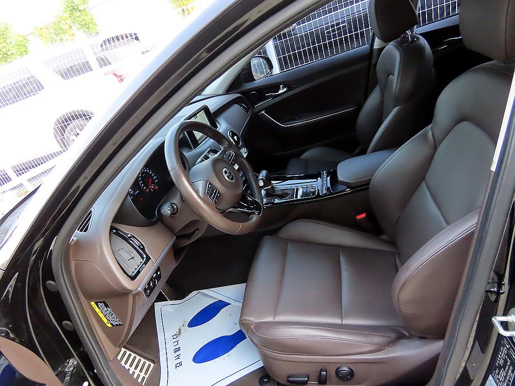 KIA Stinger - Vista 5