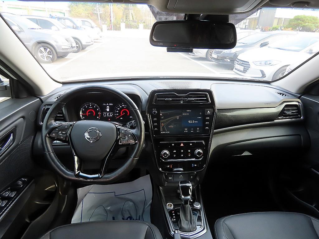 Ssangyong Tivoli - Vista 9