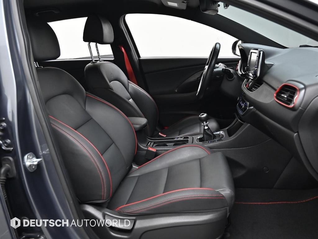 HYUNDAI i30 - Vista 10