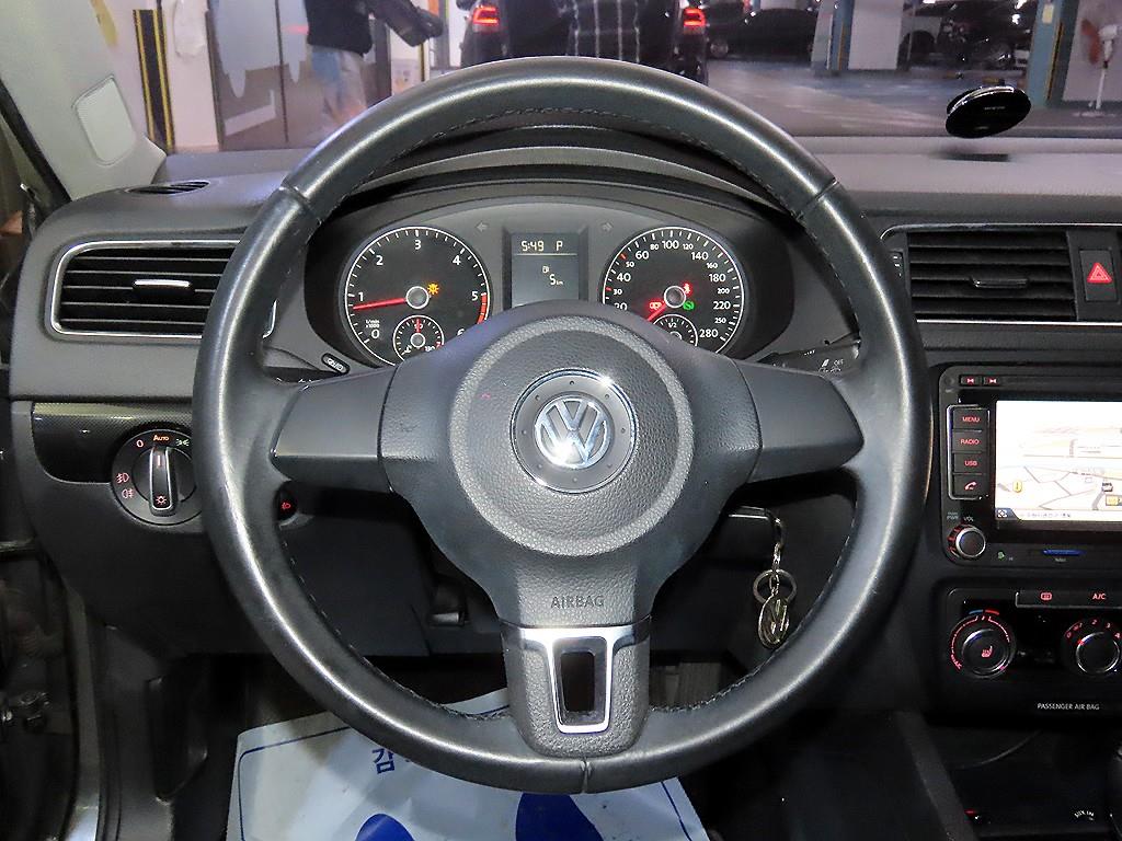 Volkswagen Jetta - Vista 8