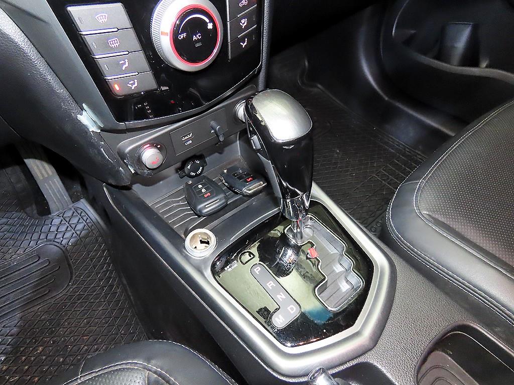 Ssangyong Tivoli - Vista 12