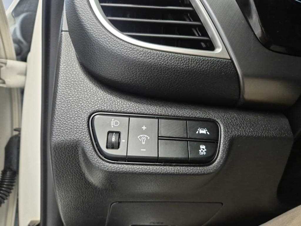 KIA Seltos 2023 Blanco - Importación desde Corea - HF Imports Iquique - Foto 17