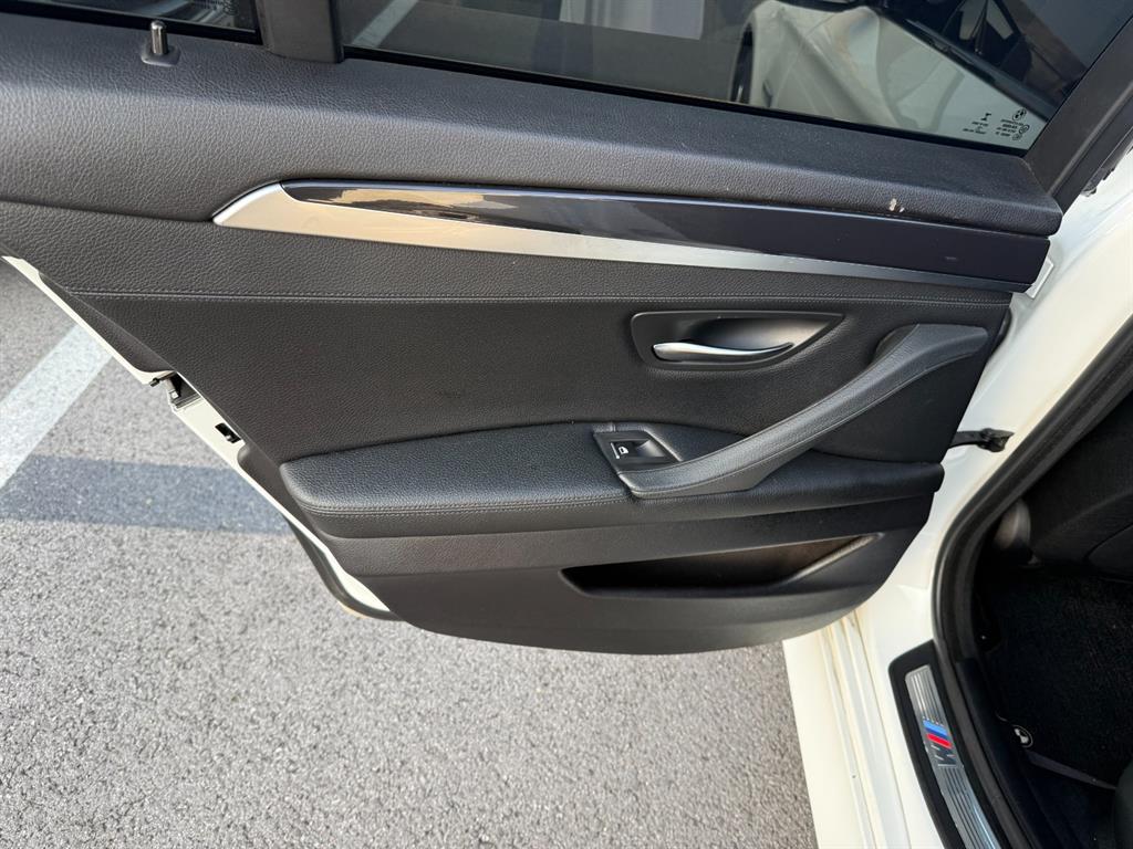 BMW 5 Series - Vista 7