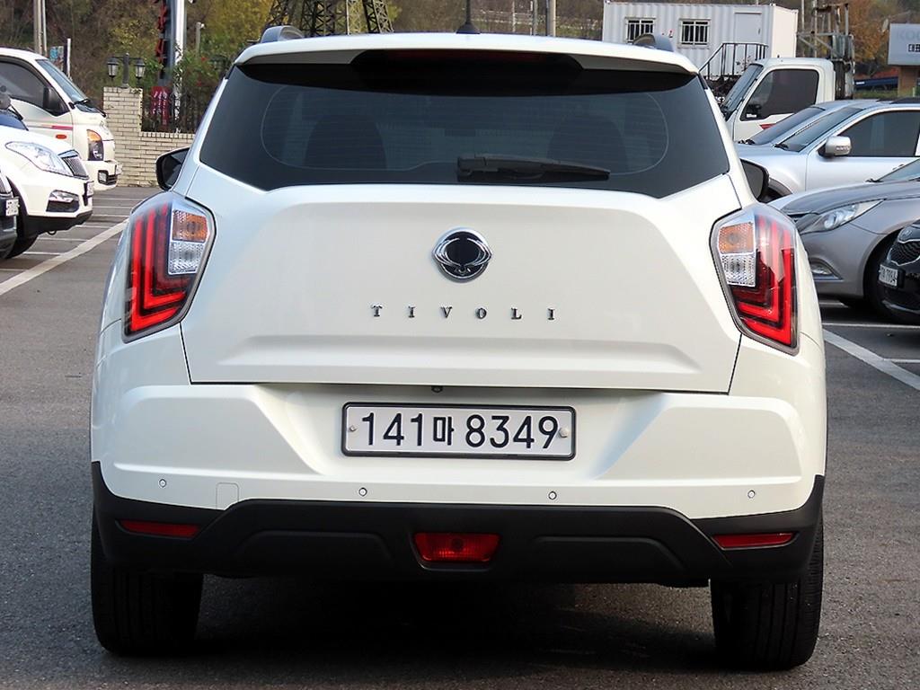 Ssangyong Tivoli - Vista 4