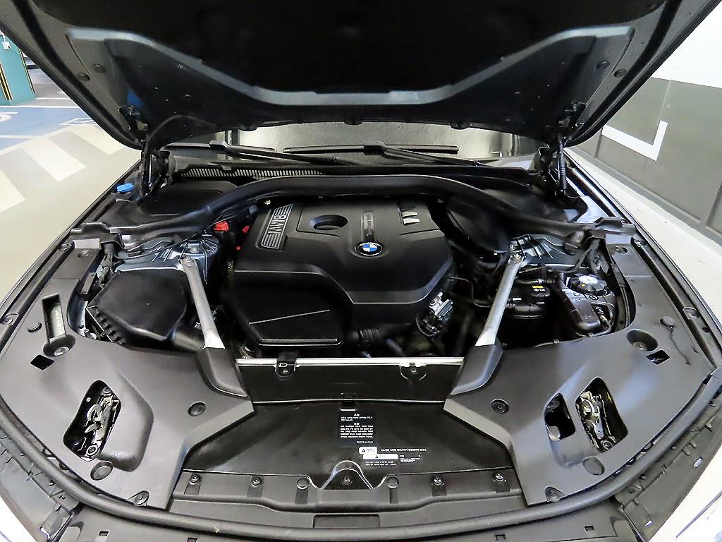 BMW 5 Series 2018 Gris - Importación desde Corea - HF Imports Iquique - Foto 19