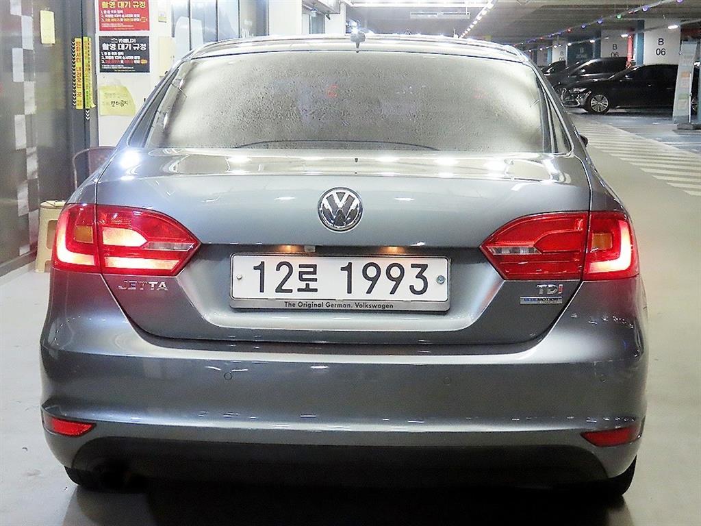 Volkswagen Jetta - Vista 5