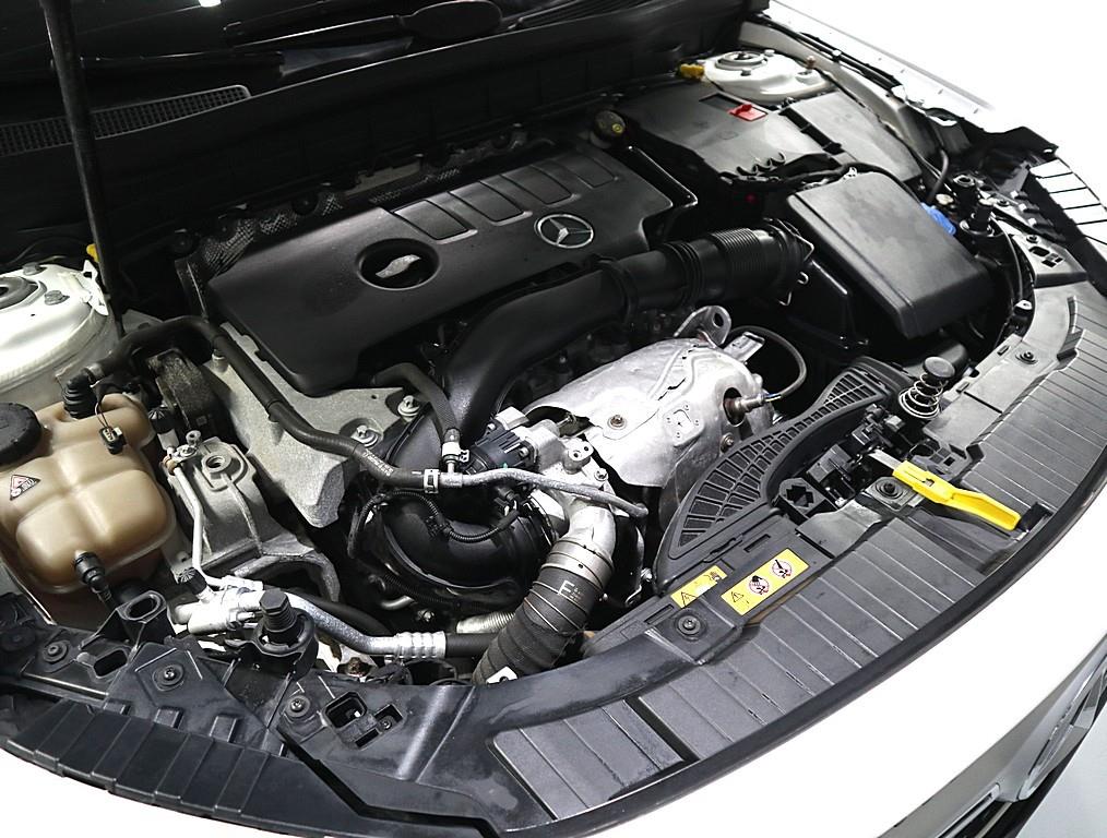 Mercedes Benz GLB Class - Vista 6