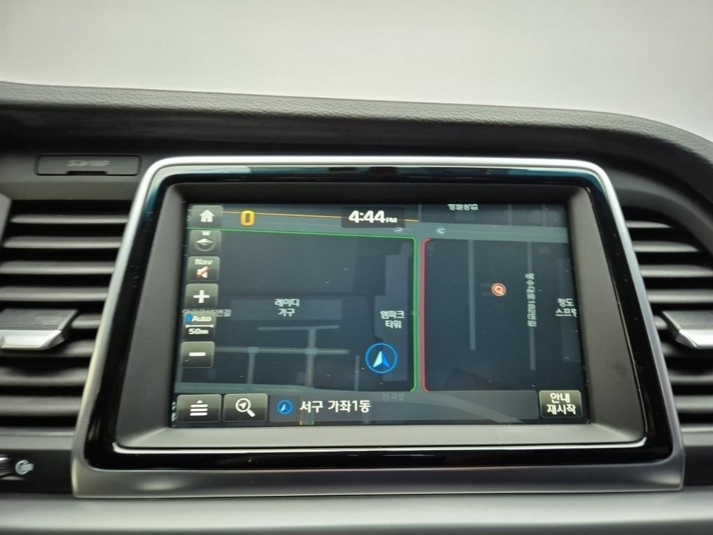 HYUNDAI Sonata - Vista 10