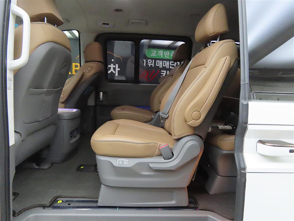 HYUNDAI Staria - Vista 6