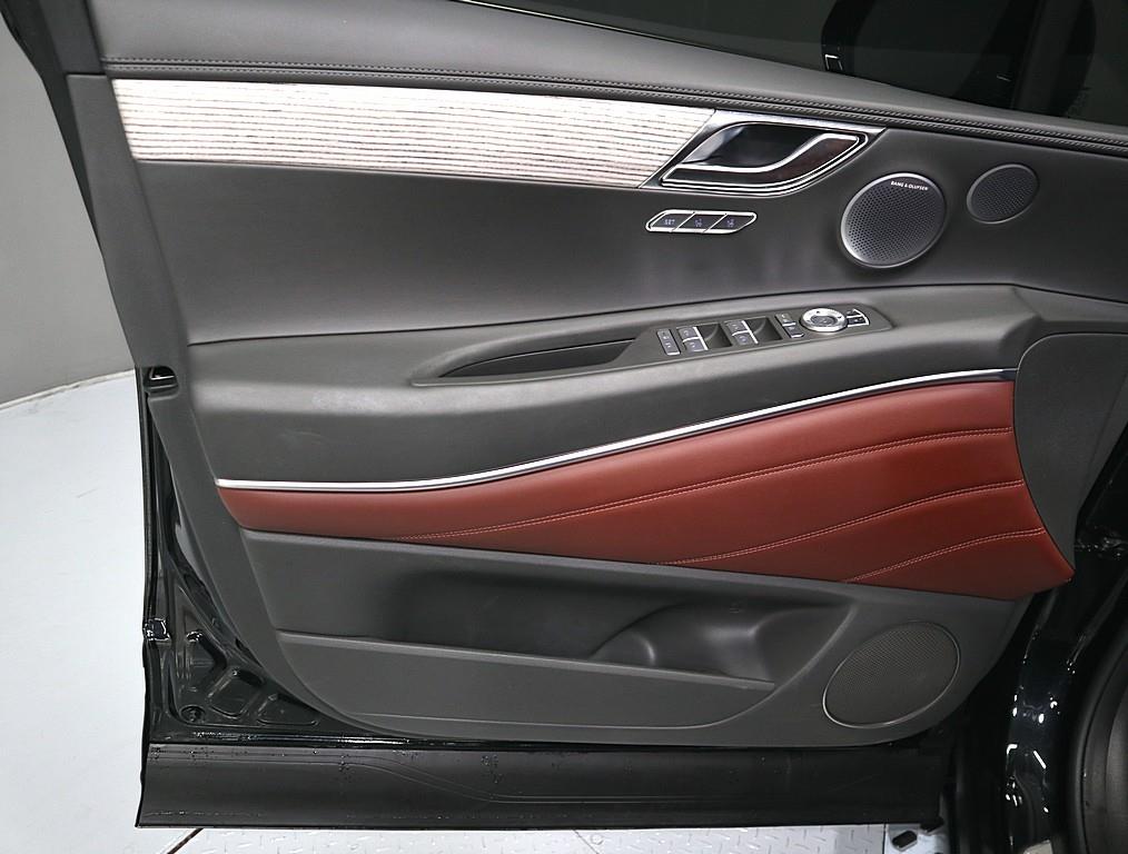 Genesis GV80 - Vista 8