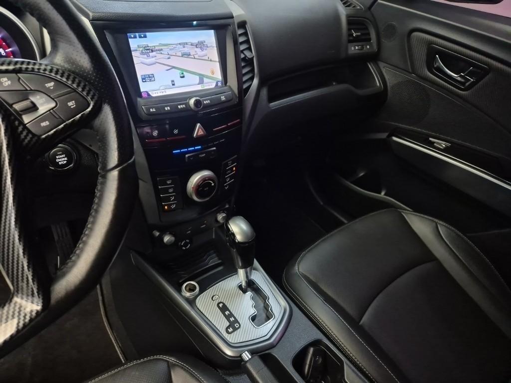 Ssangyong Tivoli - Vista 10