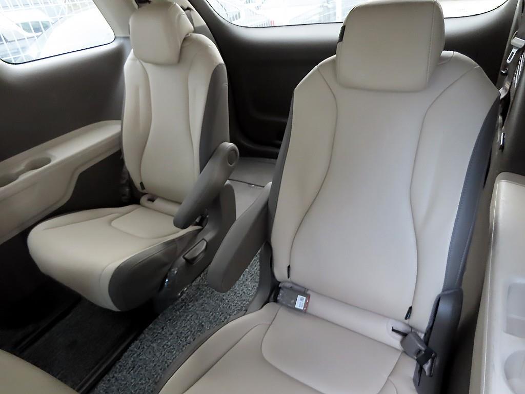 KIA Carnival - Vista 7