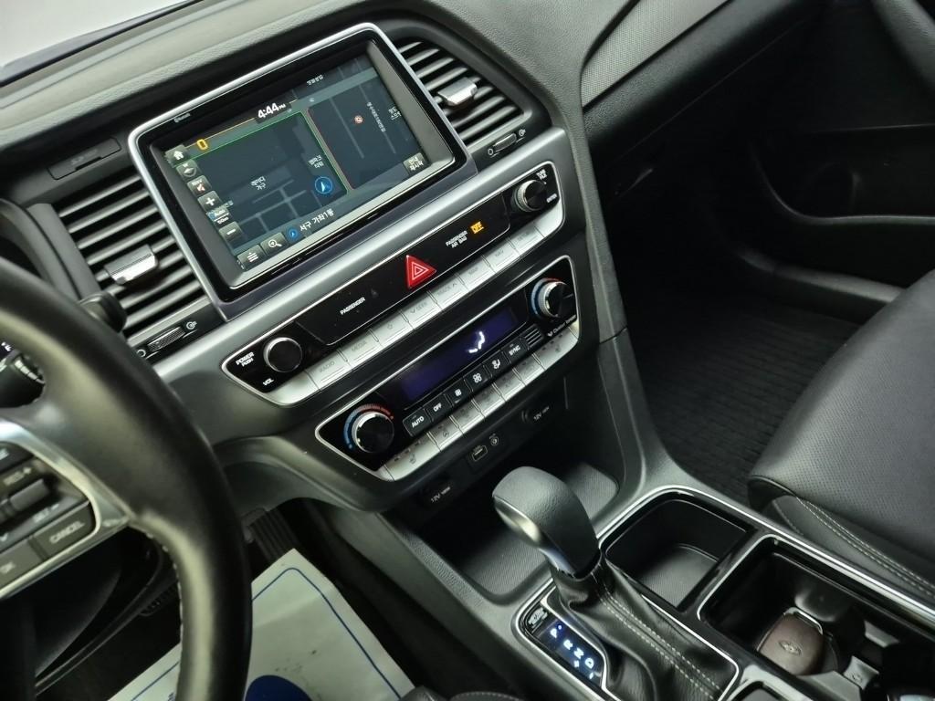 HYUNDAI Sonata - Vista 9