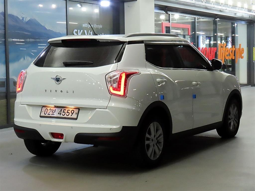 Ssangyong Tivoli - Vista 4