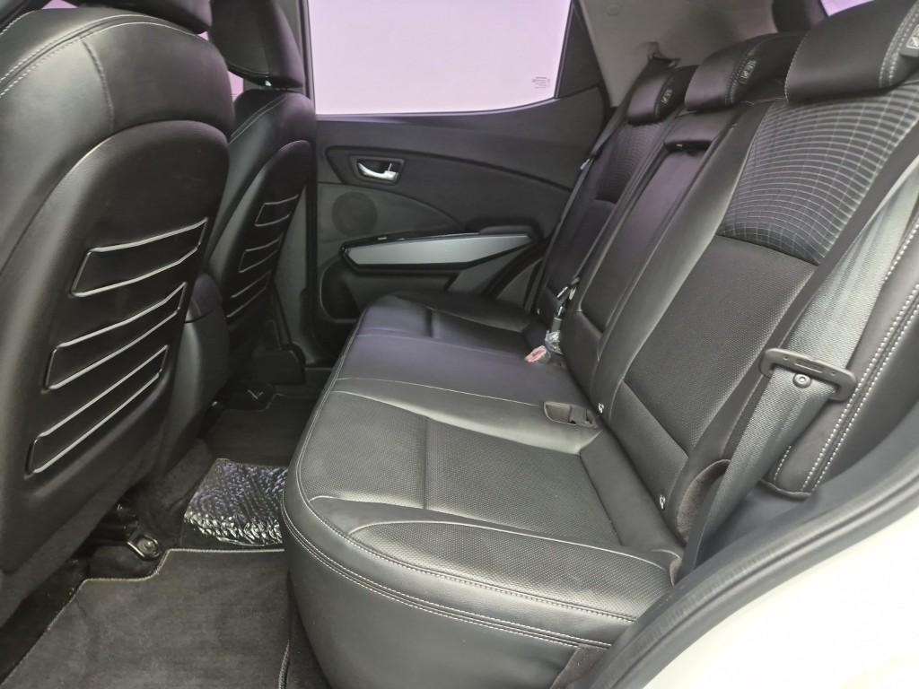 Ssangyong Tivoli - Vista 12