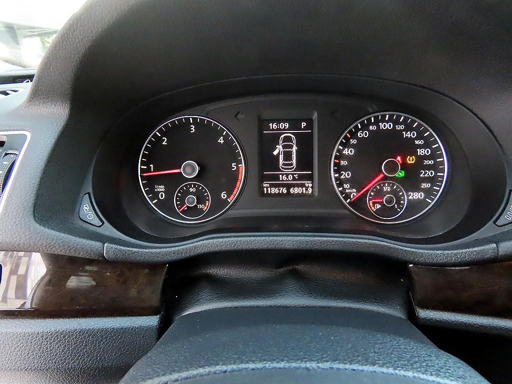 Volkswagen Passat - Vista 9