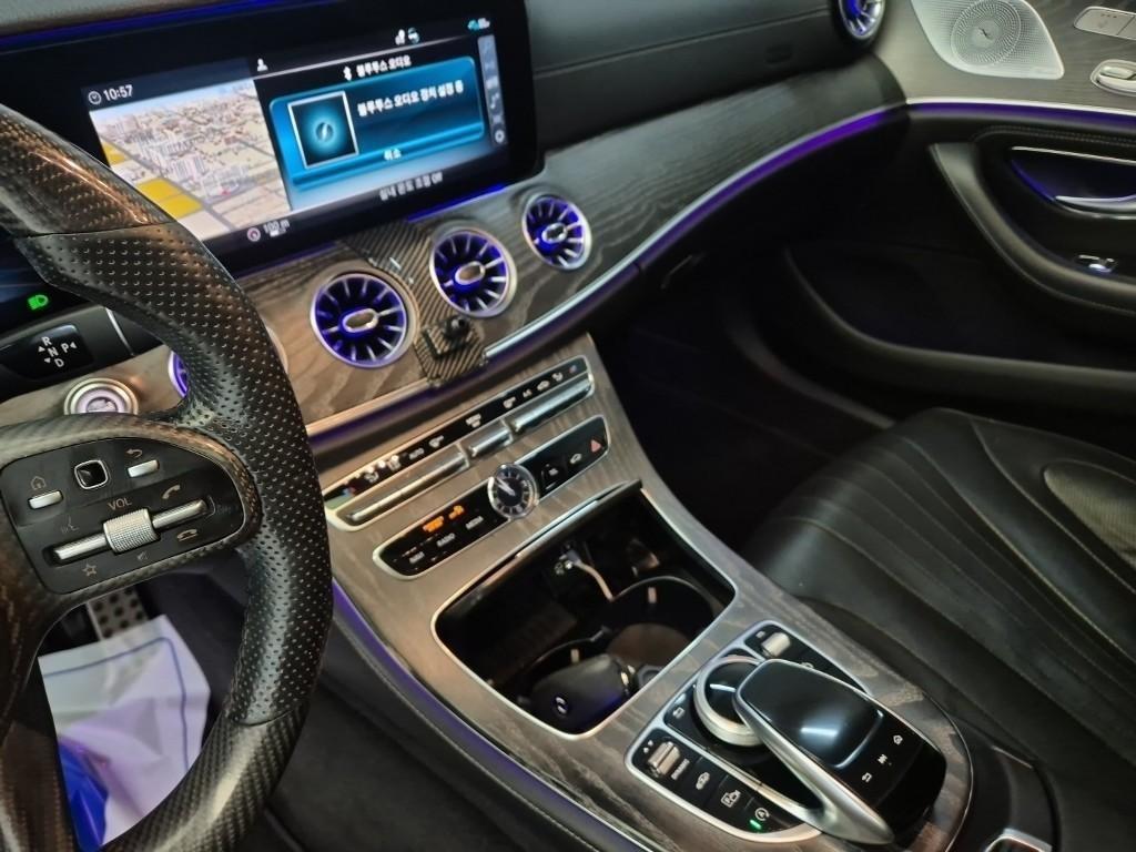 Mercedes Benz CLS Class - Vista 10