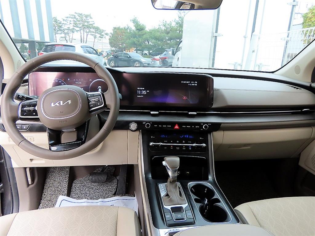 KIA Carnival - Vista 8