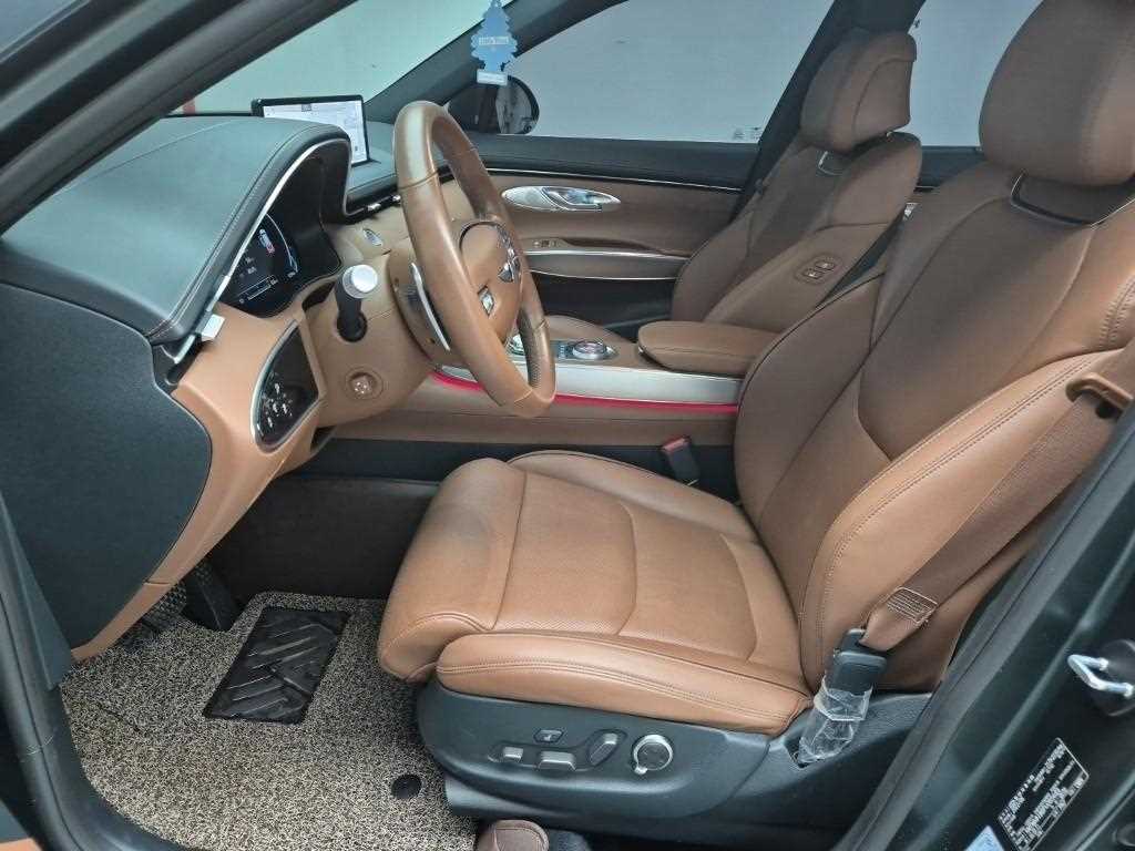 Genesis GV70 - Vista 11