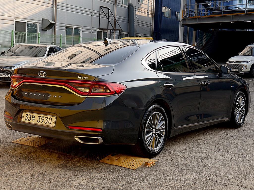 HYUNDAI Grandeur - Vista 7