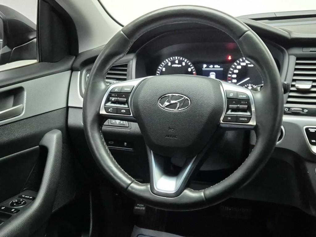 HYUNDAI Sonata - Vista 6