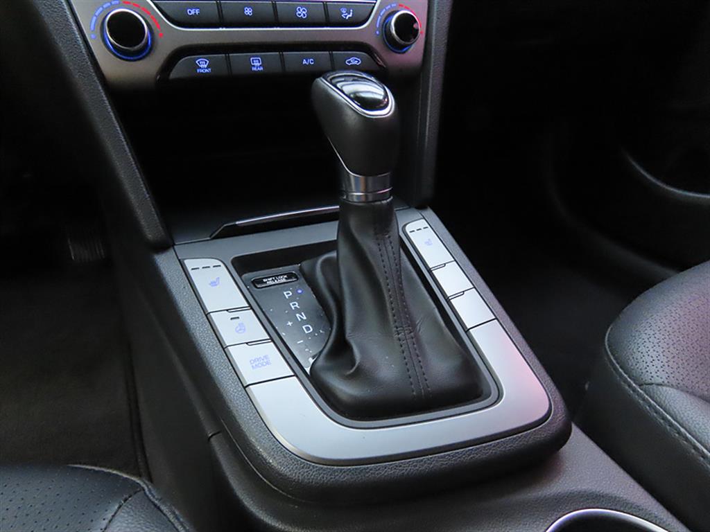 HYUNDAI Avante - Vista 11