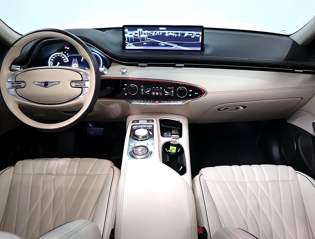 Genesis GV70 - Vista 11