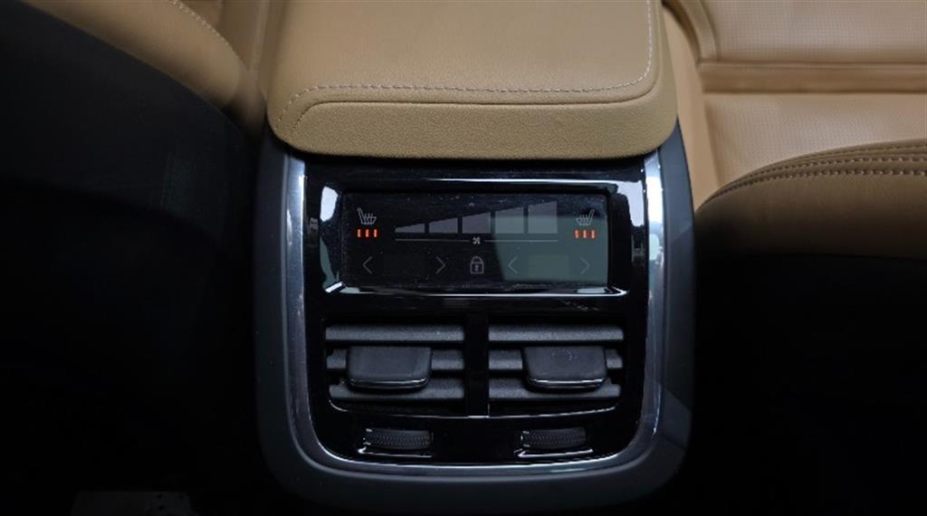 Volvo XC60 2021 Gris - Importación desde Corea - HF Imports Iquique - Foto 19