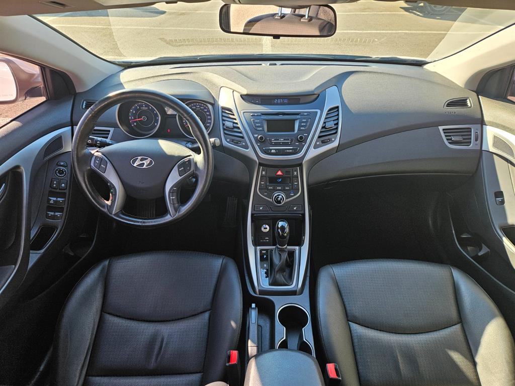 HYUNDAI Avante - Vista 7