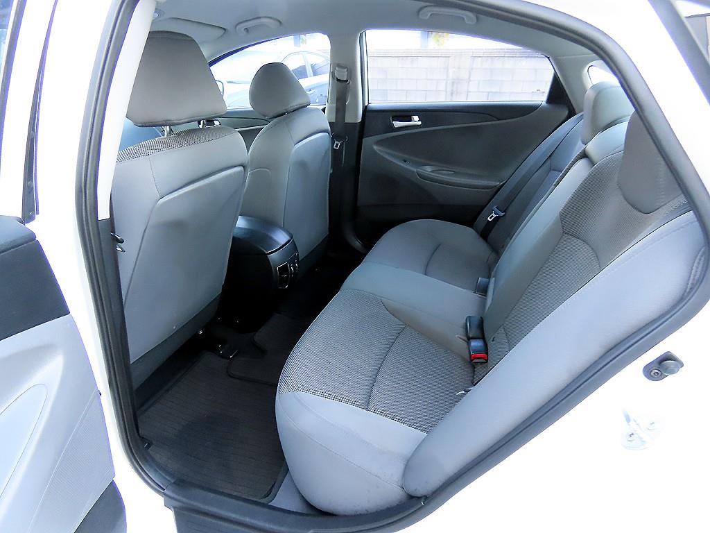 HYUNDAI Sonata - Vista 6