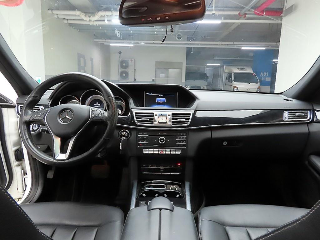 Mercedes Benz E class - Vista 8