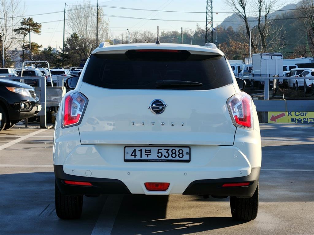 Ssangyong Tivoli - Vista 6