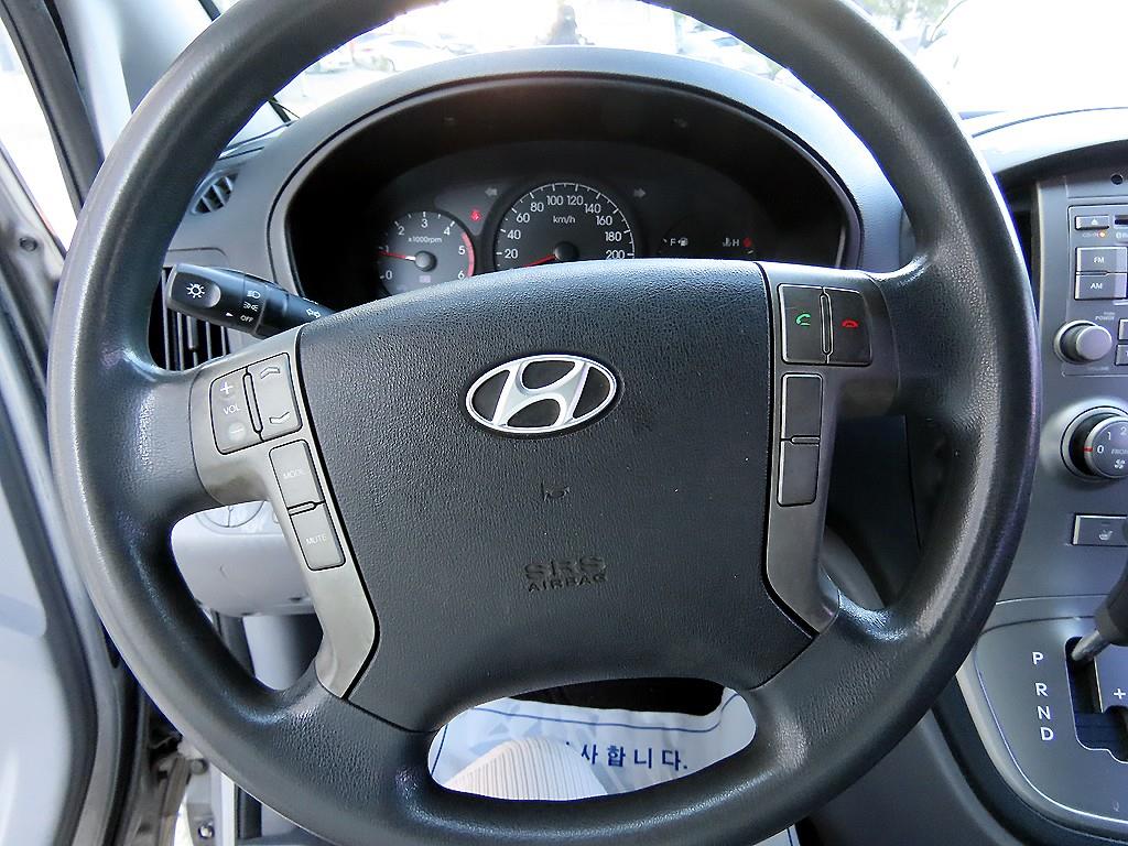 HYUNDAI Starex - Vista 8