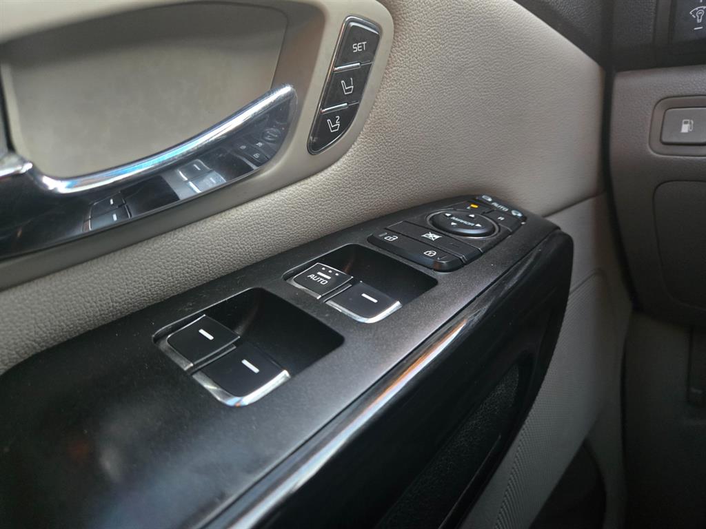 KIA Carnival - Vista 8