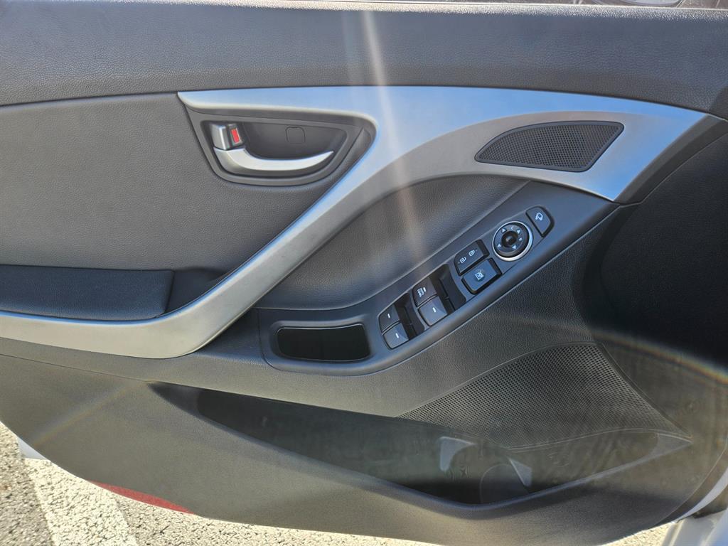 HYUNDAI Avante 2016 Blanco - Importación desde Corea - HF Imports Iquique - Foto 17