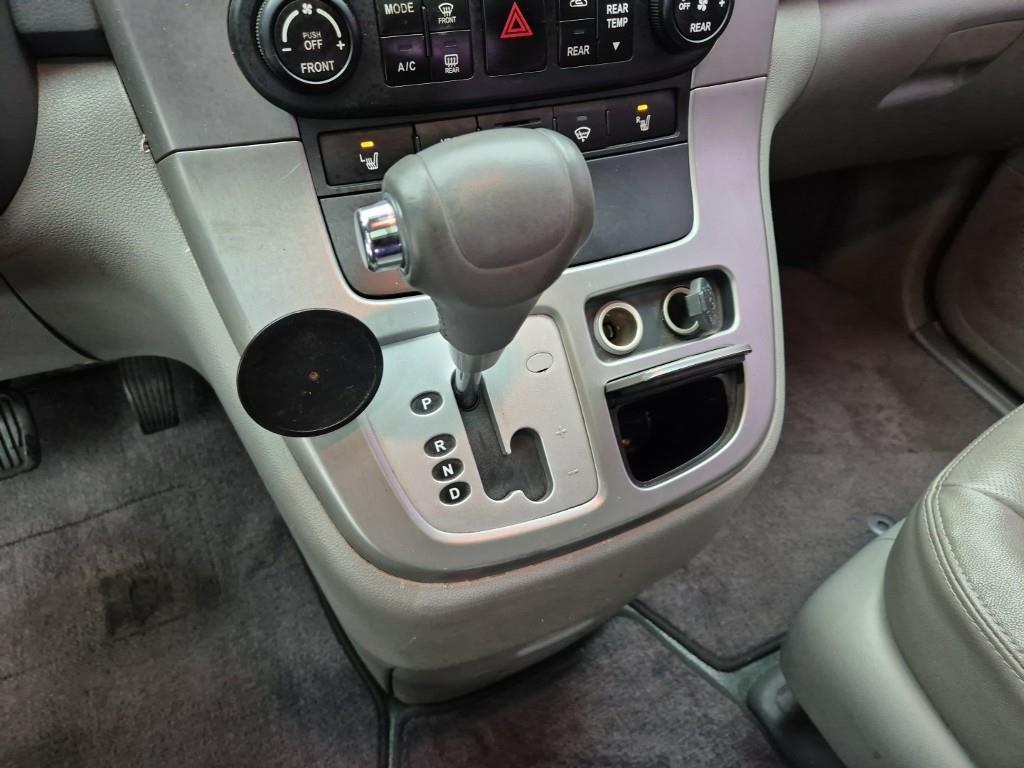 KIA Carnival - Vista 8