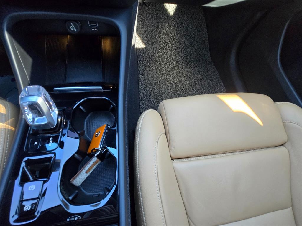 Volvo XC40 2021 Blanco - Importación desde Corea - HF Imports Iquique - Foto 17