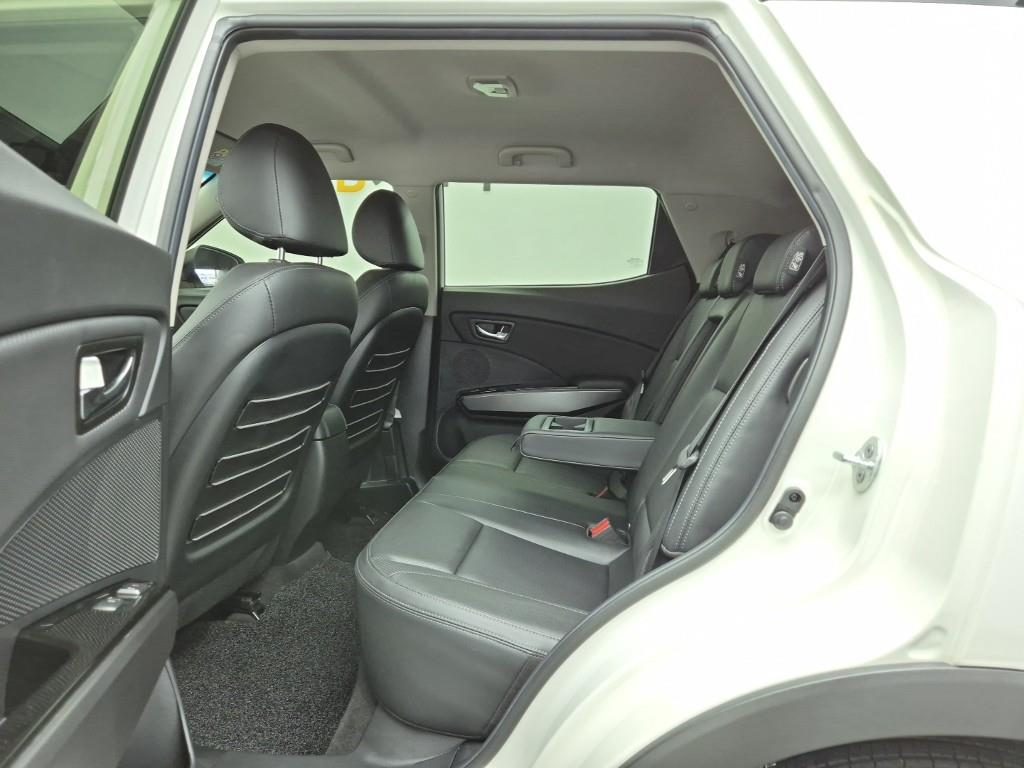 Ssangyong Tivoli - Vista 12