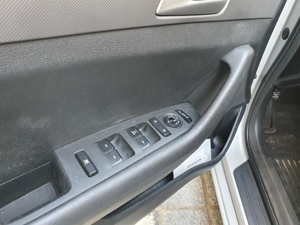 HYUNDAI Sonata - Vista 12