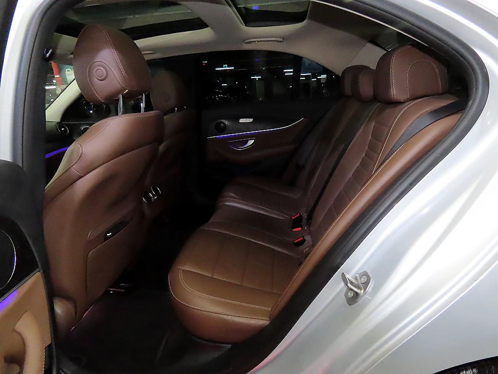 Mercedes Benz E class - Vista 7