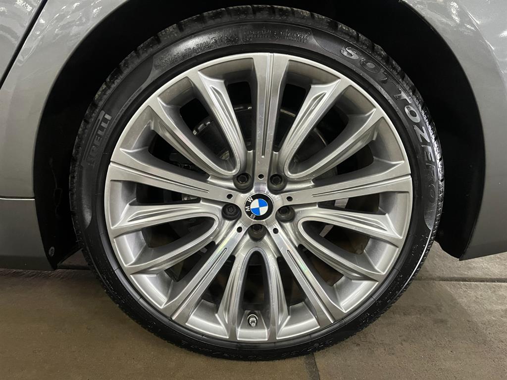 BMW 7 Series - Vista 8