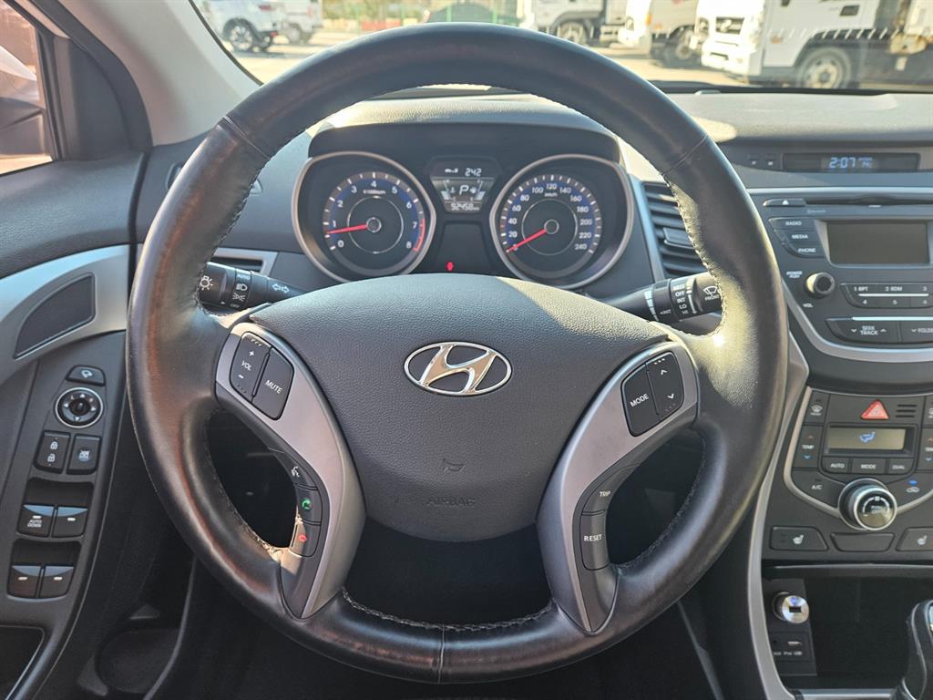 HYUNDAI Avante 2016 Blanco - Importación desde Corea - HF Imports Iquique - Foto 15