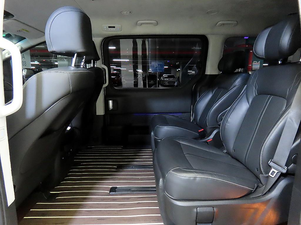 HYUNDAI Staria - Vista 7