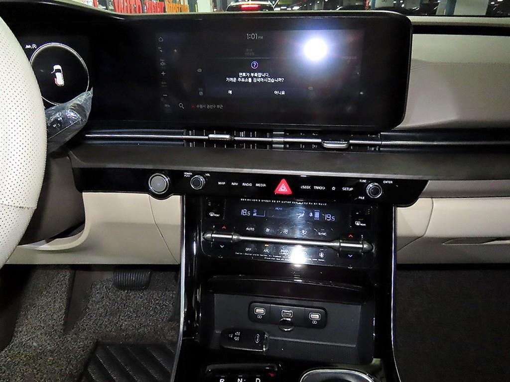 KIA Carnival - Vista 11