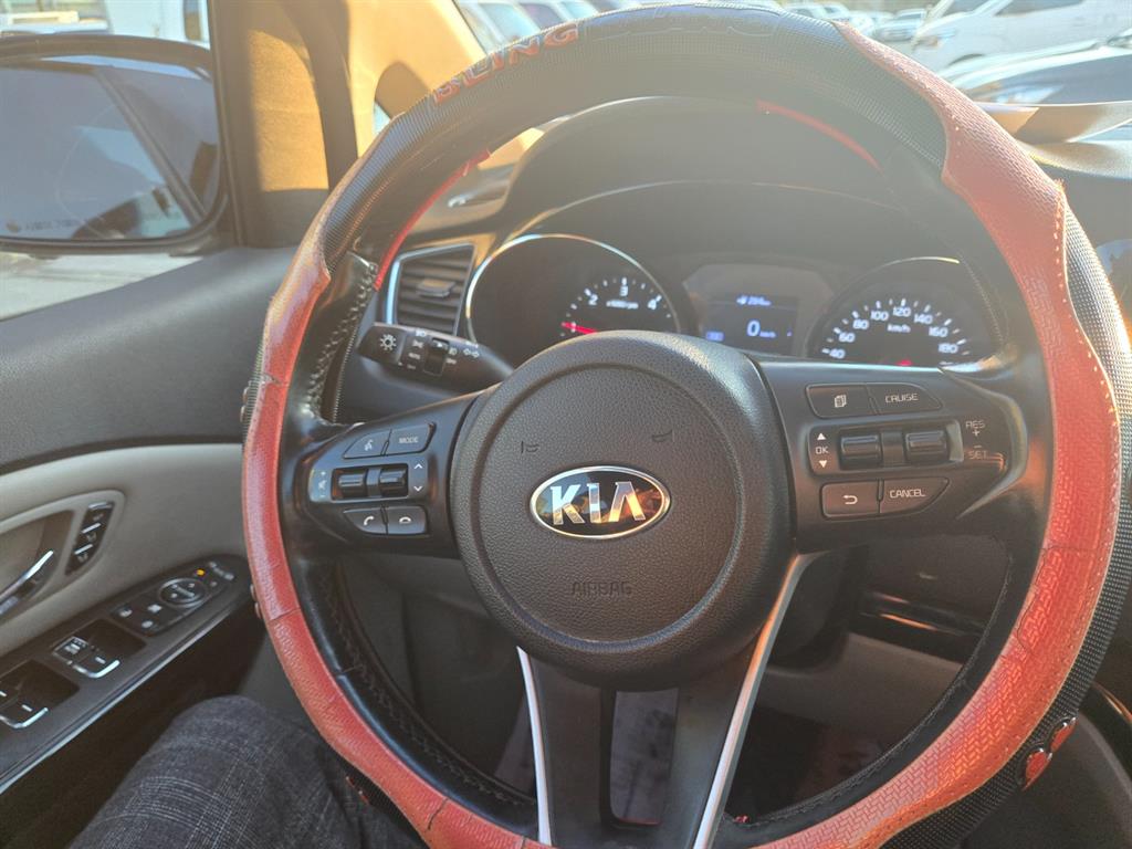 KIA Carnival - Vista 7