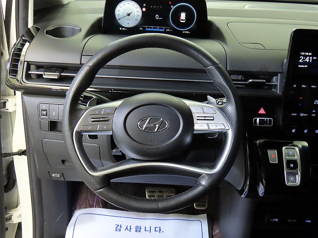 HYUNDAI Staria - Vista 9